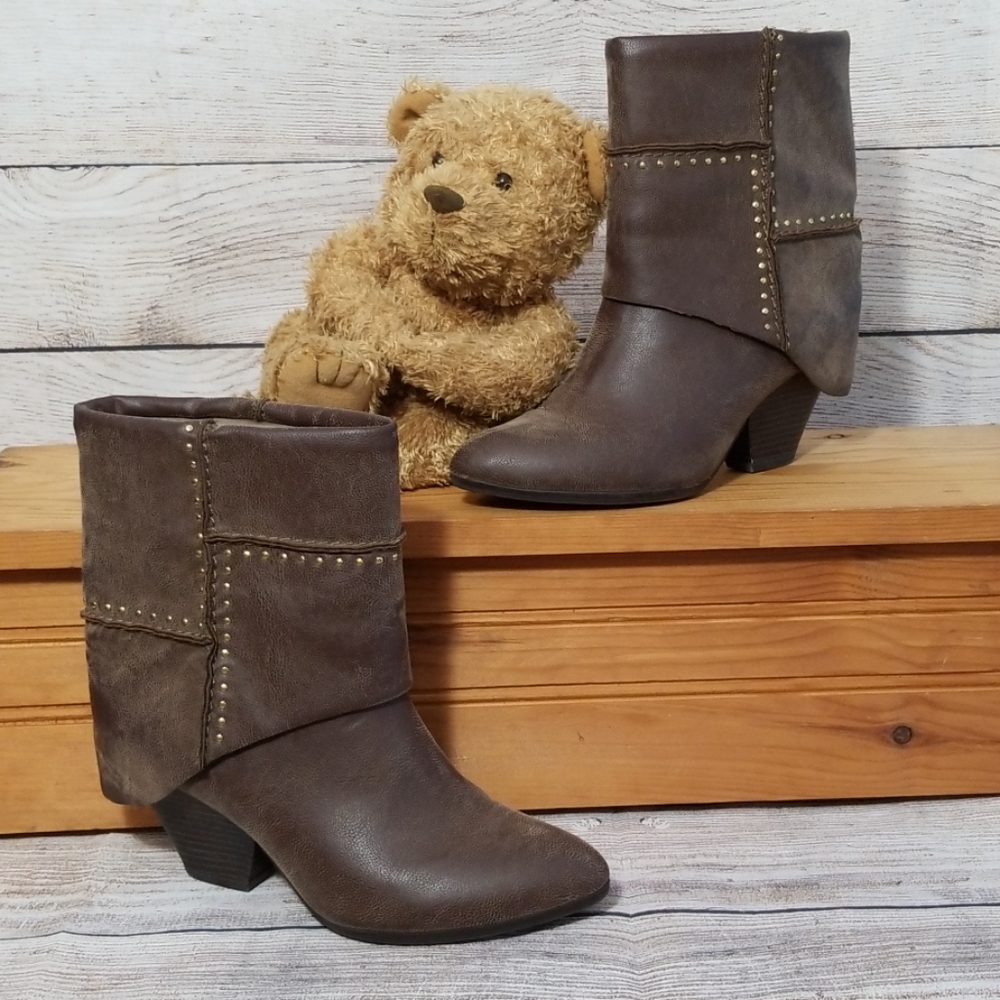 Fergie KNACK Brown Boots Leather Look Fabric
